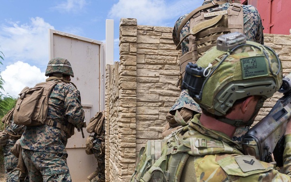 Royal Australian Army, U.S Marines train during RIMPAC 2018