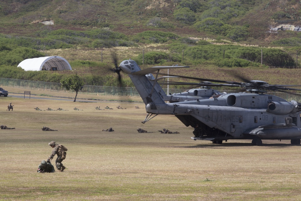 Philippine, U.S. Marines rehearse air assault during RIMPAC