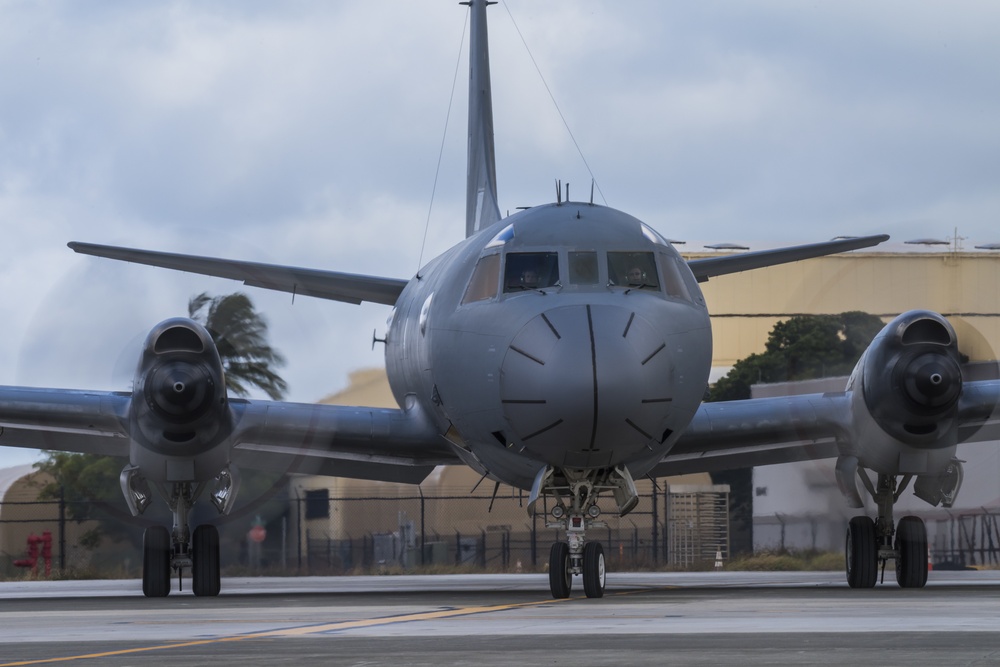 A Canadian Aurora Aircraft (CP140) Arrives in Hawaii for RIMPAC 2018 Exercise