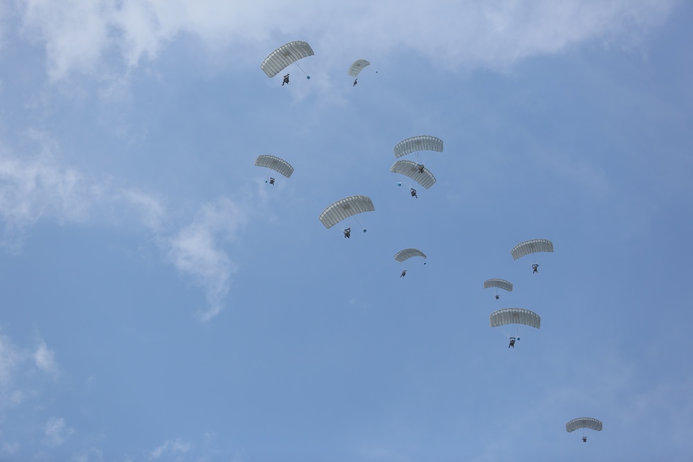 2nd Marine Division: One Team One Fight