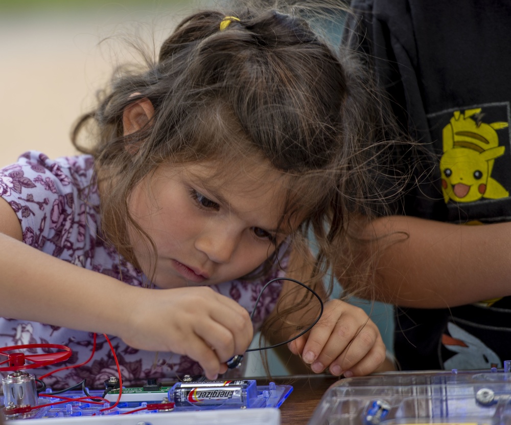 Honorary AMC CC hosts Fair St. Louis STEM booths