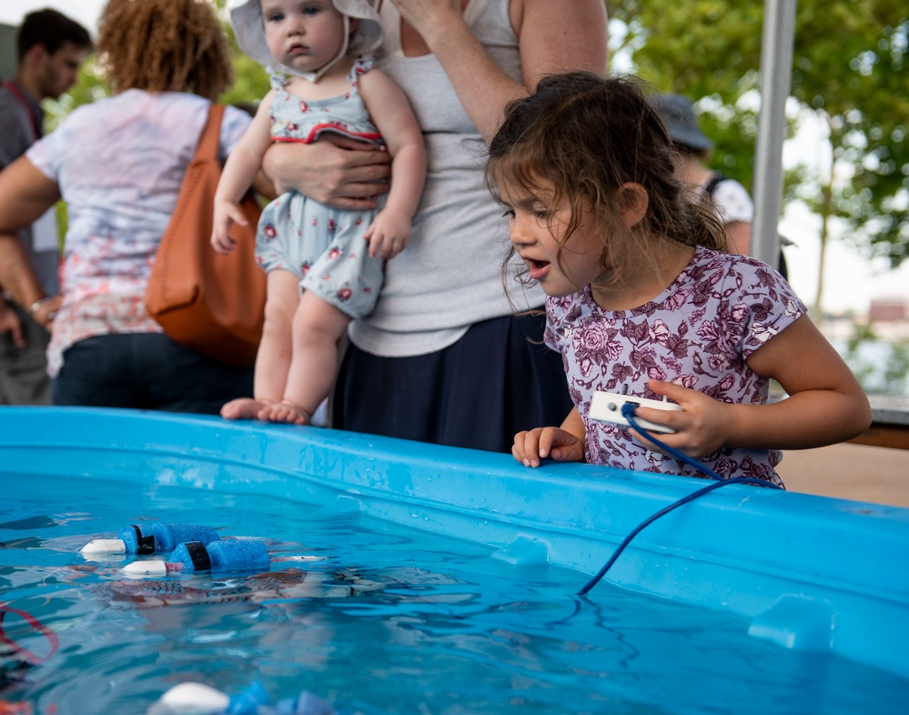 Honorary AMC CC hosts Fair St. Louis STEM booths