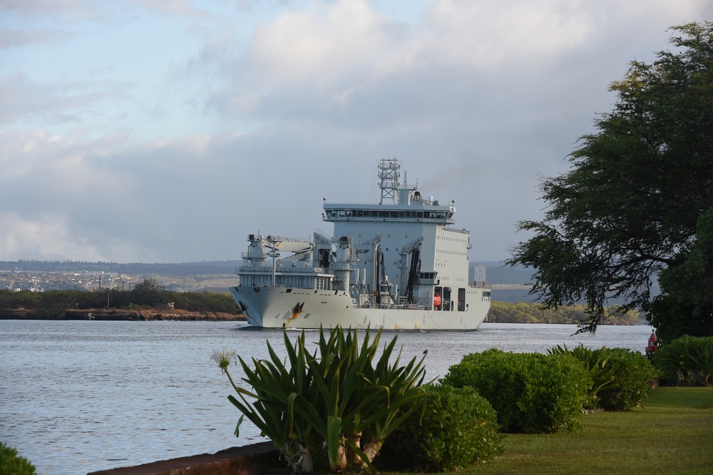 Royal Canadian Navy supply ship departs Pearl Harbor during RIMPAC 2018