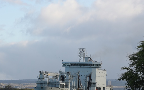 Royal Canadian Navy supply ship departs Pearl Harbor during RIMPAC 2018