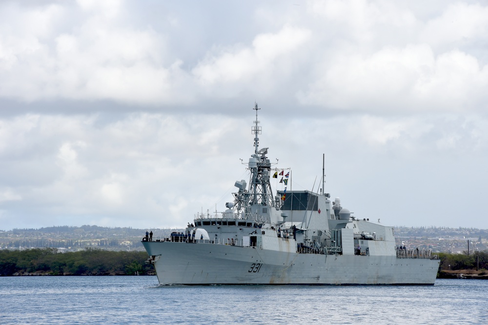 HMCS Vancouver departs Pearl Harbor