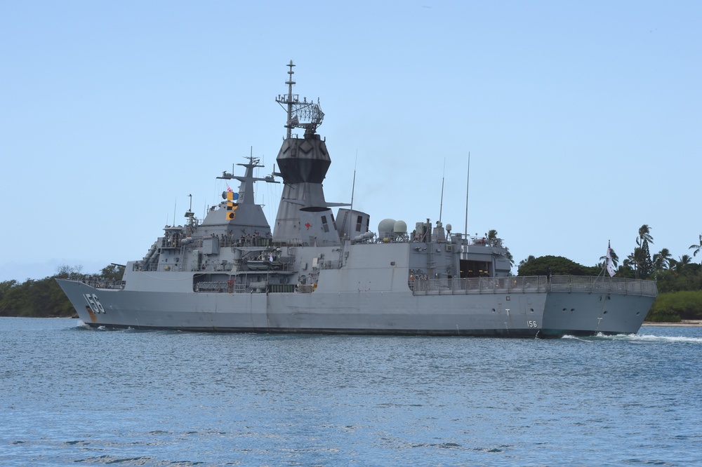 DVIDS - Images - HMAS Toowoomba (FFH 156) departs Pearl Harbor [Image 8 ...