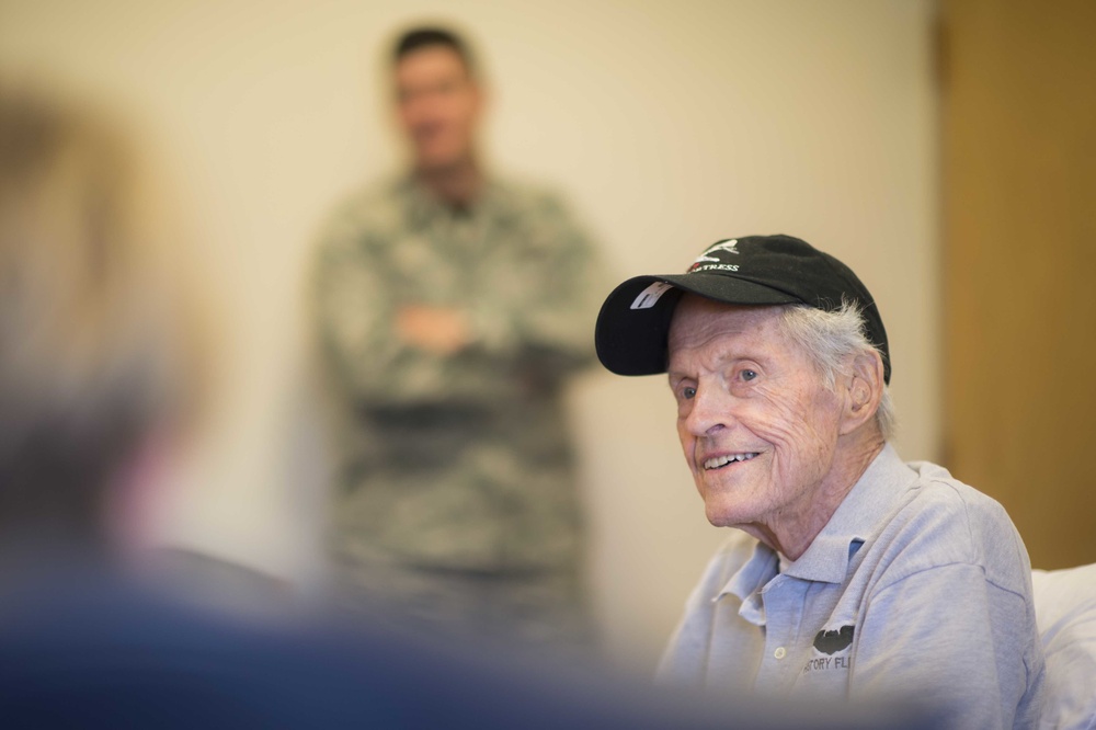 Past Meets Present: WWII Pilot visits Vermont Air National Guard