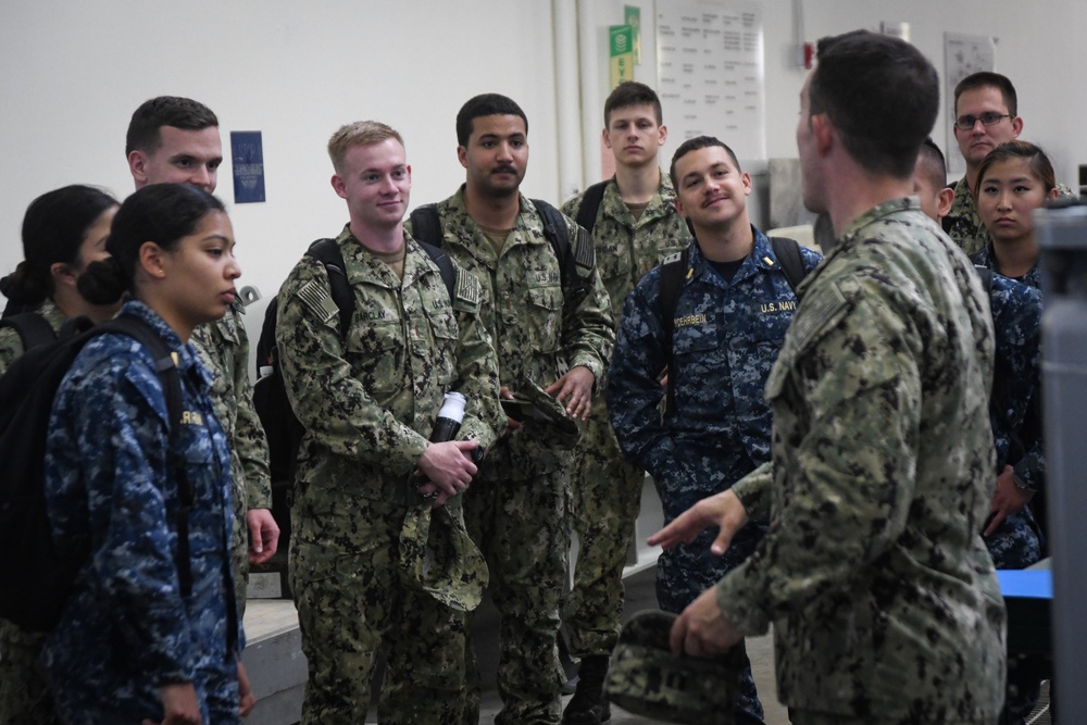 Basic Division Officer Course Students Receive Engineering Training
