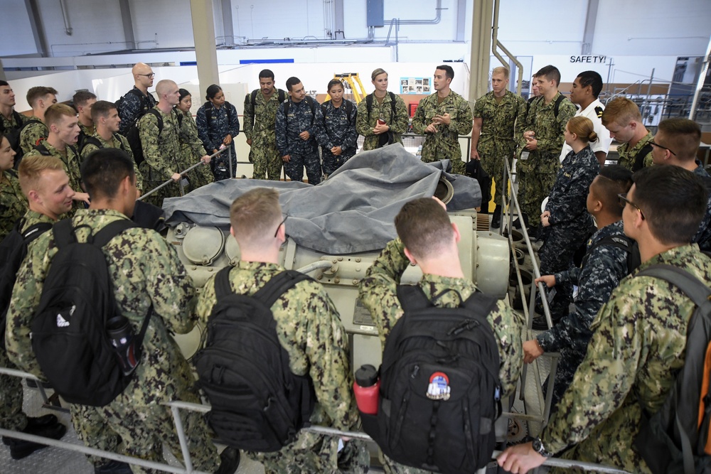 Basic Division Officer Course Students Receive Engineering Training