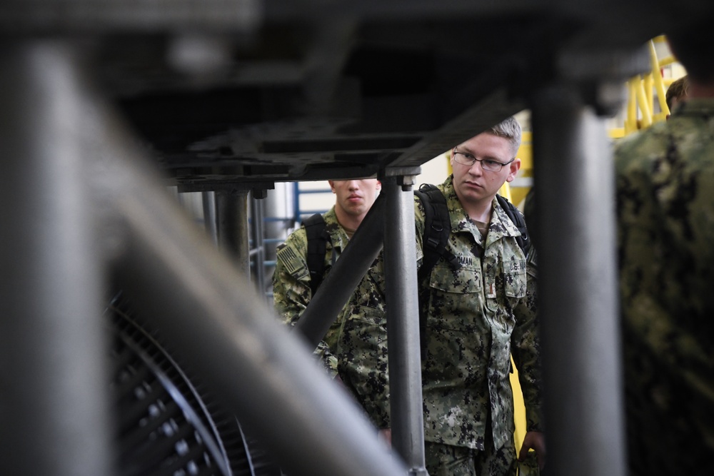 Basic Division Officer Course Students Receive Engineering Training