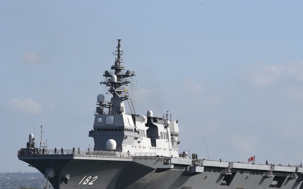 Japan destroyer helicopter ship leaves Pearl Harbor