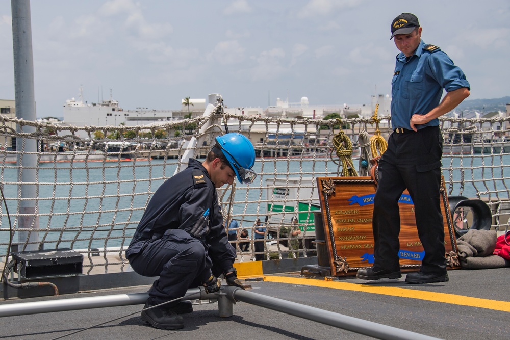 HMCS Ottawa Departs Pearl Harbor During RIMPAC 2018