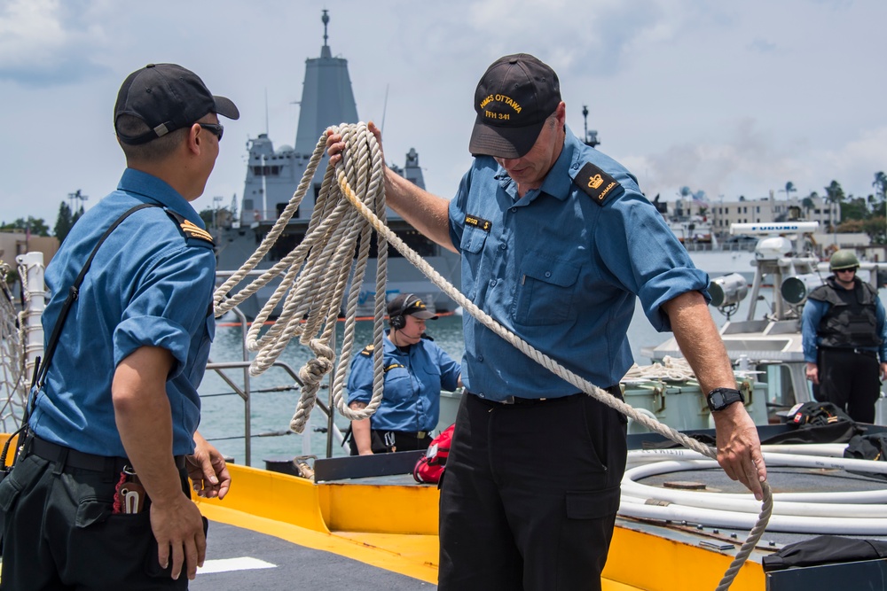 HMCS Ottawa Departs Pearl Harbor During RIMPAC 2018
