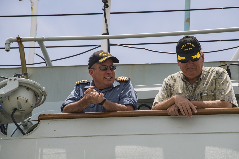 HMCS Ottawa Departs Pearl Harbor During RIMPAC 2018