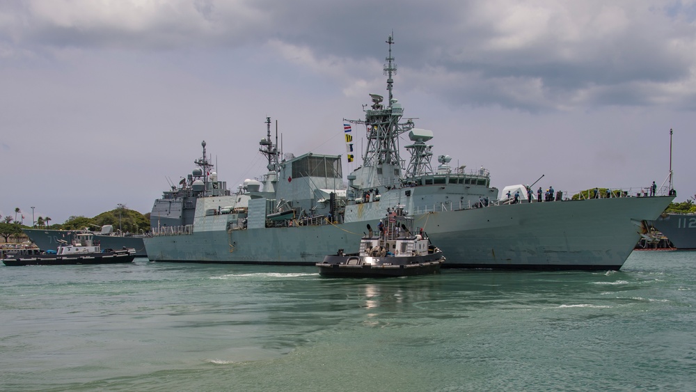 Ottawa Departs Pearl Harbor During RIMPAC 2018