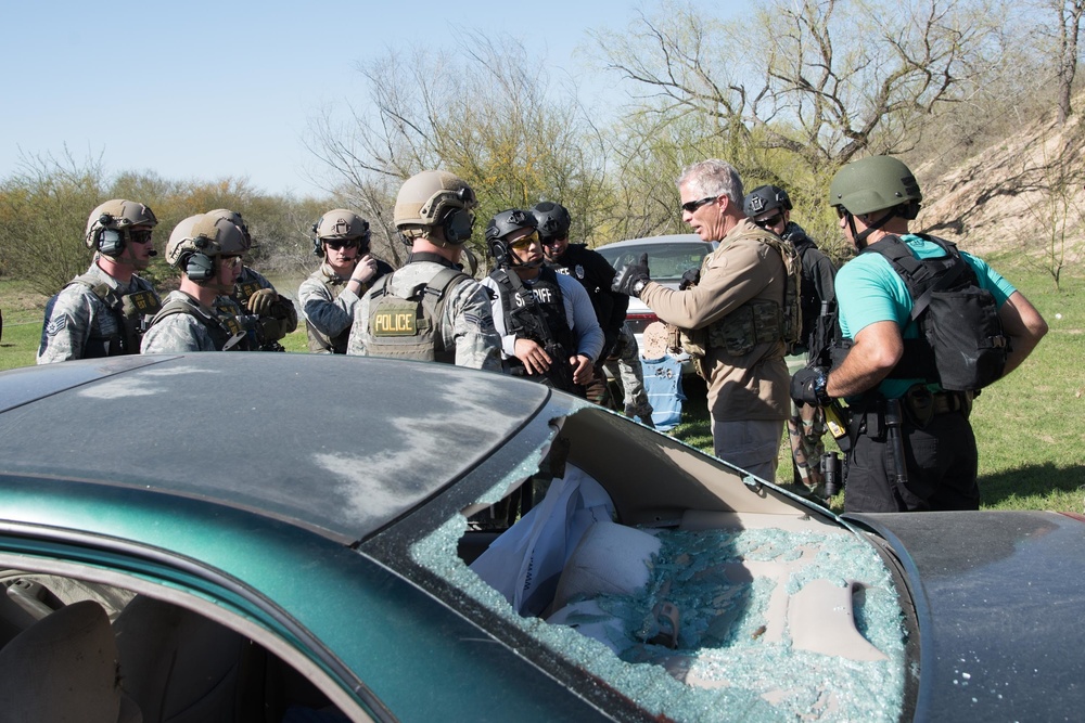 JBSA 802nd SFS &amp; Bexar County Sheriff's Office members attend advanced S.W.A.T. Course