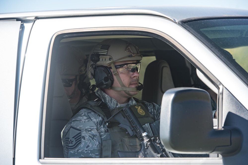 JBSA 802nd SFS &amp; Bexar County Sheriff's Office members attend advanced S.W.A.T. Course