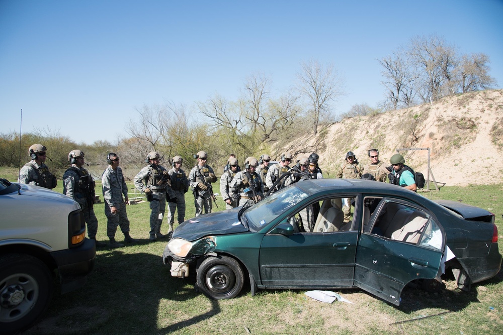 JBSA 802nd SFS &amp; Bexar County Sheriff's Office members attend advanced S.W.A.T. Course