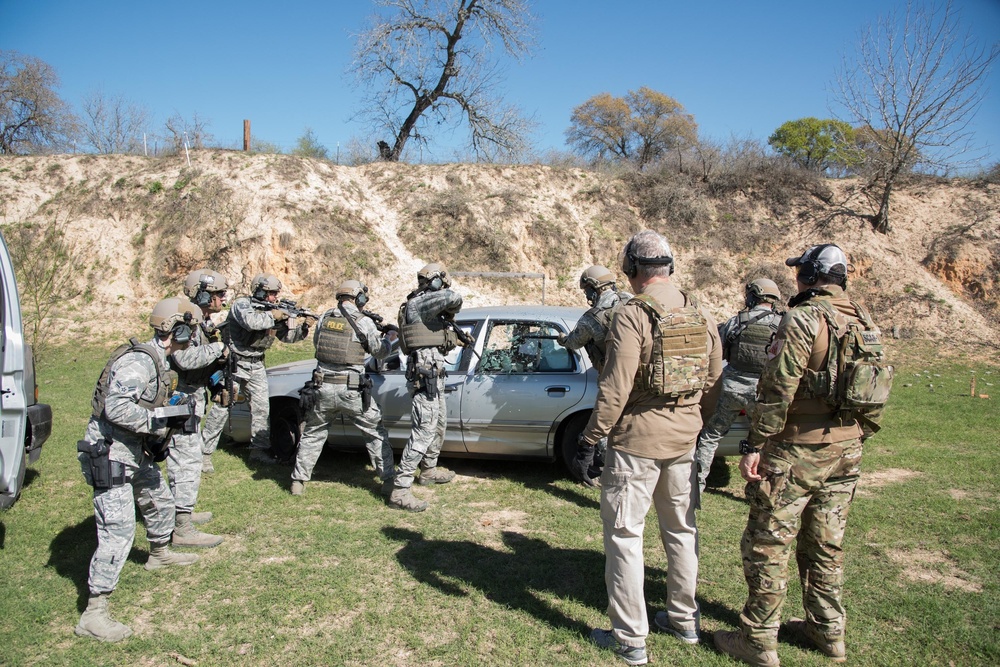 JBSA 802nd SFS &amp; Bexar County Sheriff's Office members attend advanced S.W.A.T. Course