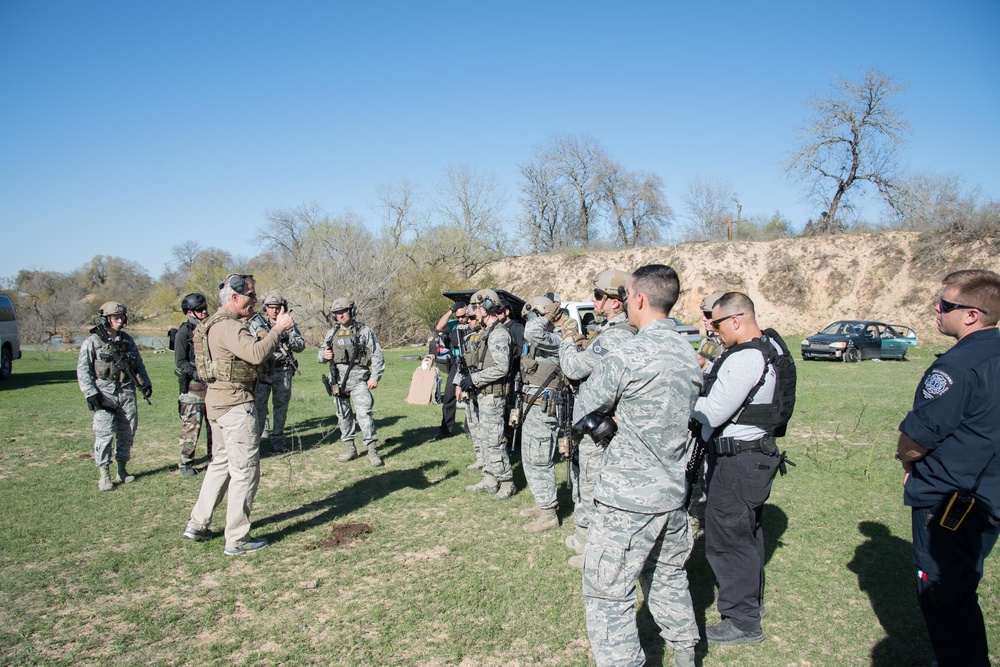 JBSA 802nd SFS &amp; Bexar County Sheriff's Office members attend advanced S.W.A.T. Course