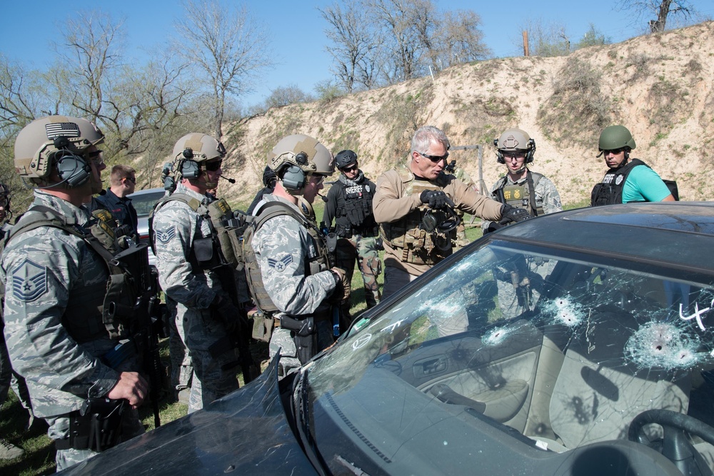 JBSA 802nd SFS &amp; Bexar County Sheriff's Office members attend advanced S.W.A.T. Course