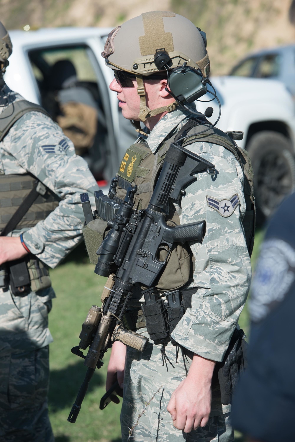 JBSA 802nd SFS &amp; Bexar County Sheriff's Office members attend advanced S.W.A.T. Course