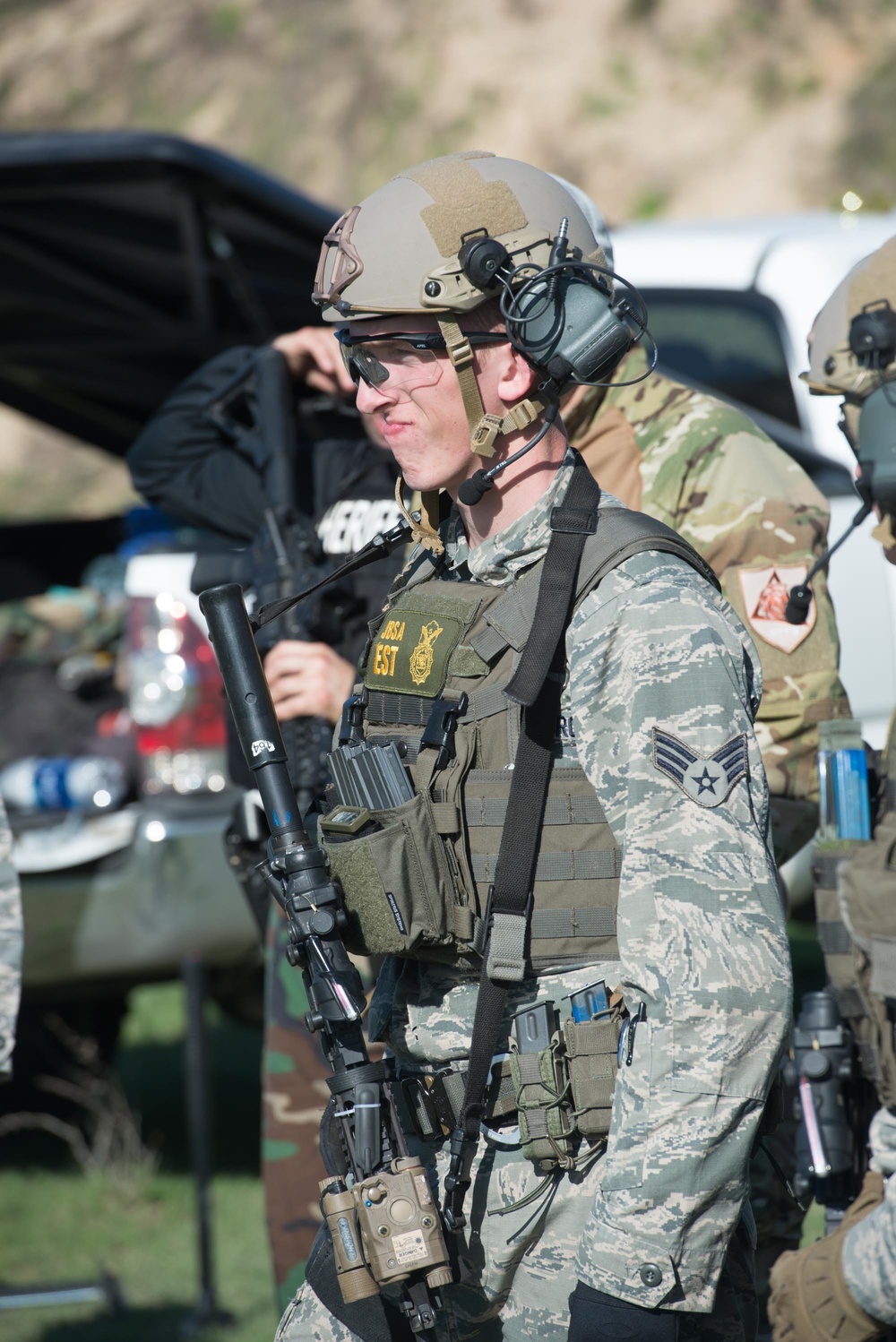 JBSA 802nd SFS &amp; Bexar County Sheriff's Office members attend advanced S.W.A.T. Course