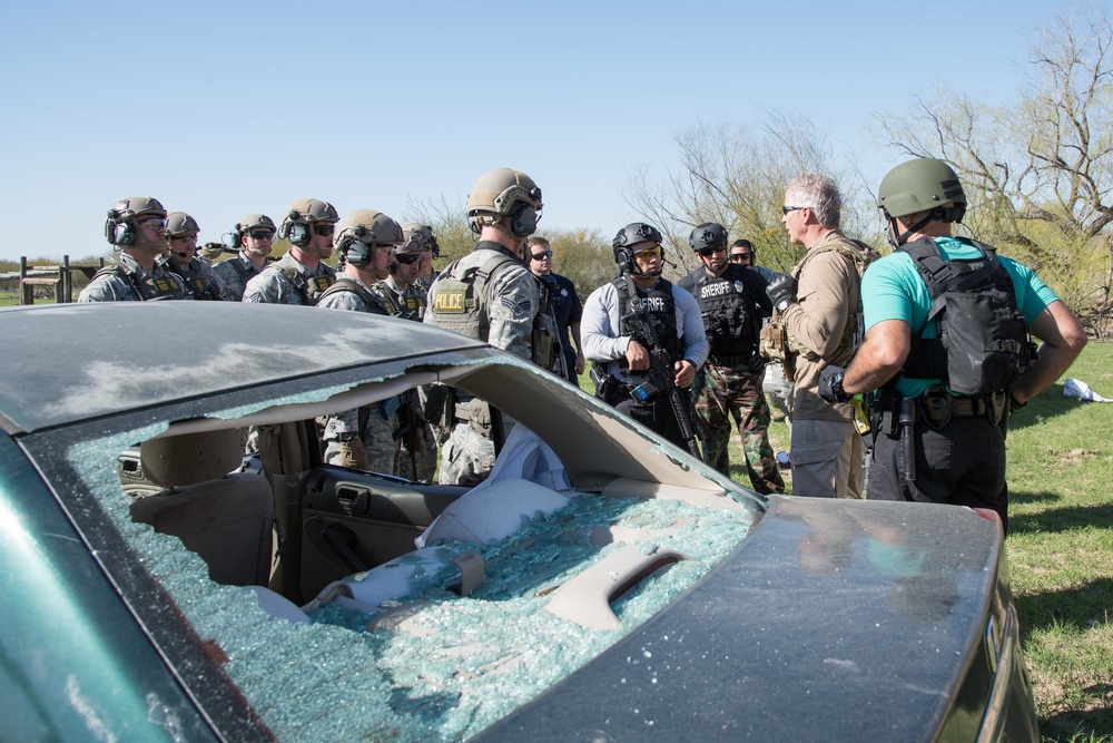 JBSA 802nd SFS &amp; Bexar County Sheriff's Office members attend advanced S.W.A.T. Course