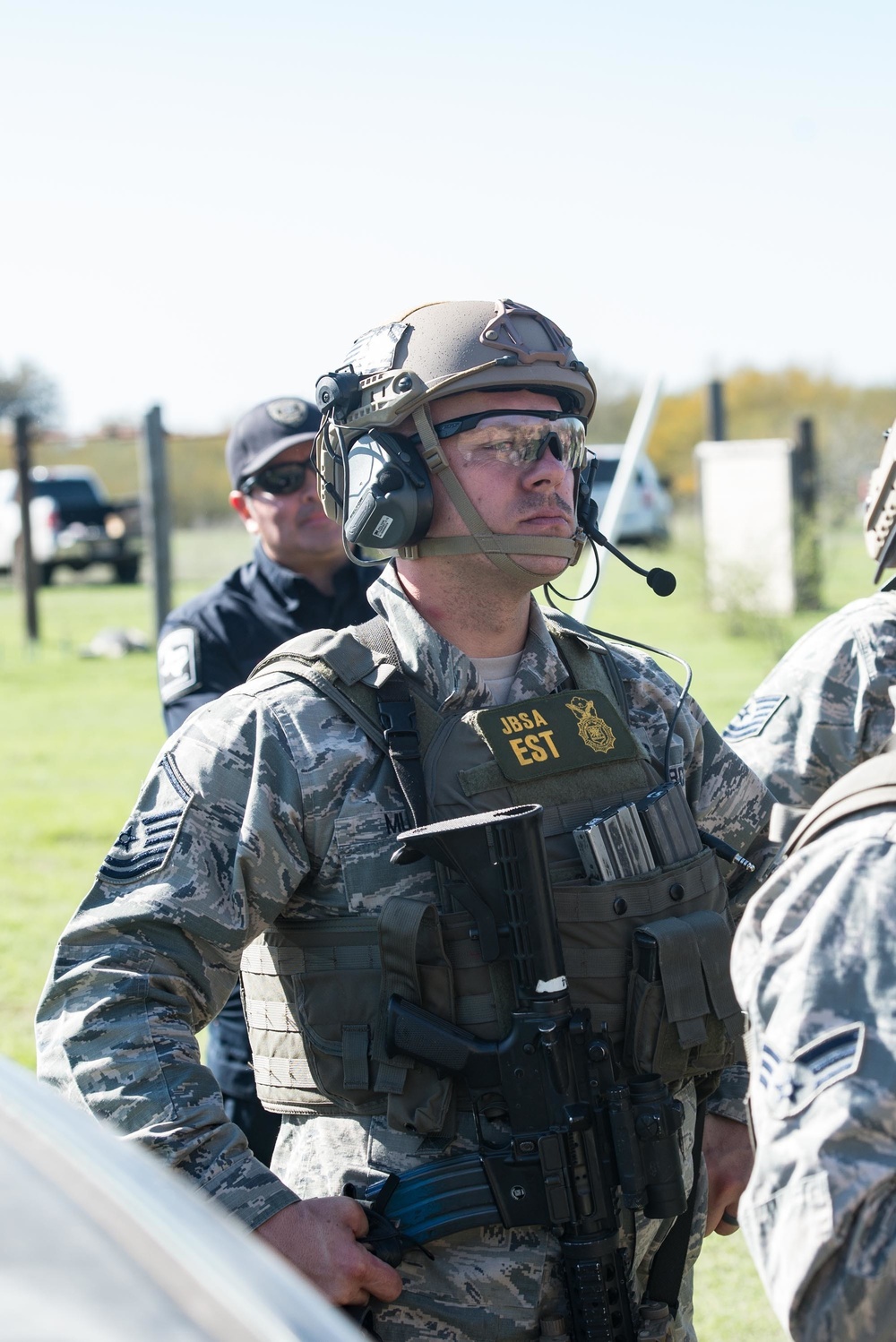 JBSA 802nd SFS &amp; Bexar County Sheriff's Office members attend advanced S.W.A.T. Course