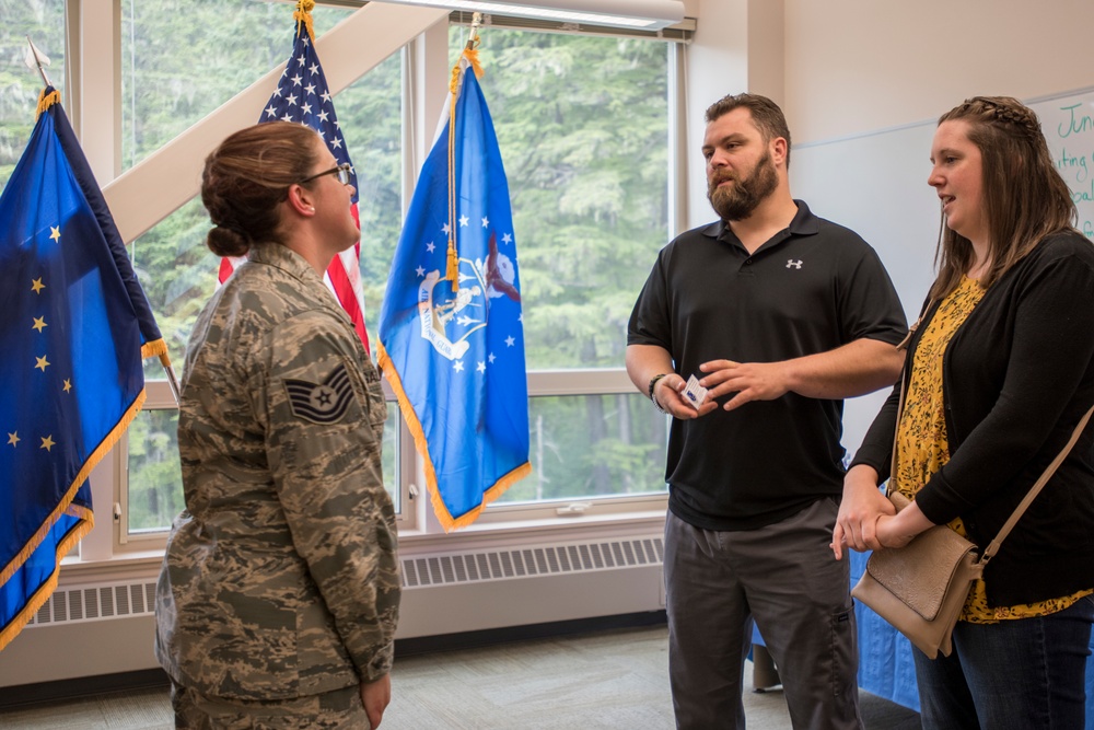 Alaska Air Guard opens first recruiting office in Juneau