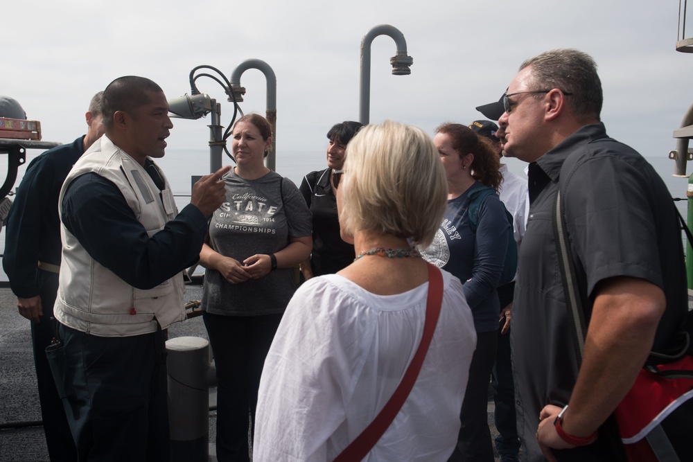 USS Harpers Ferry hosts distinguished visitors