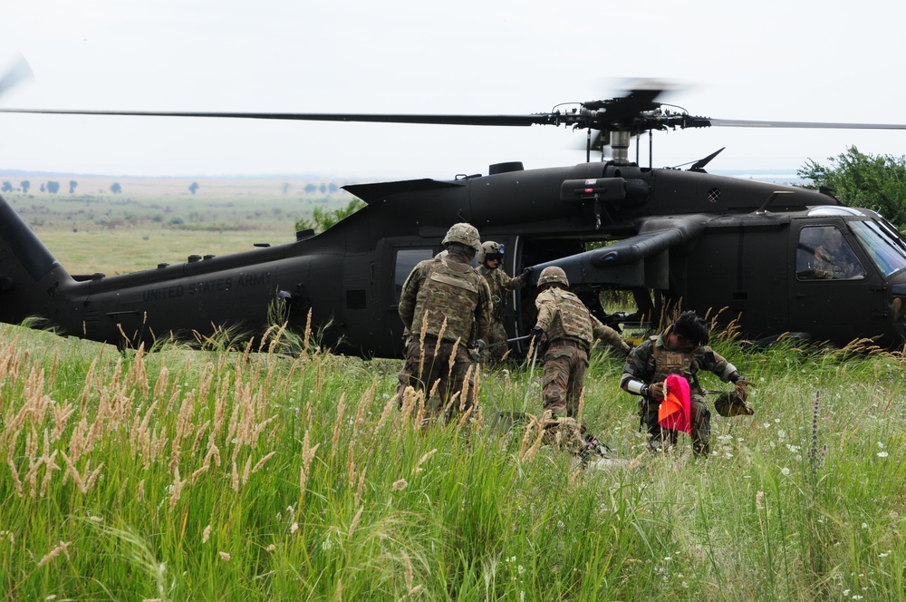 2-5 Cav Scout Platoon Conducts Air Assault Training Exercise