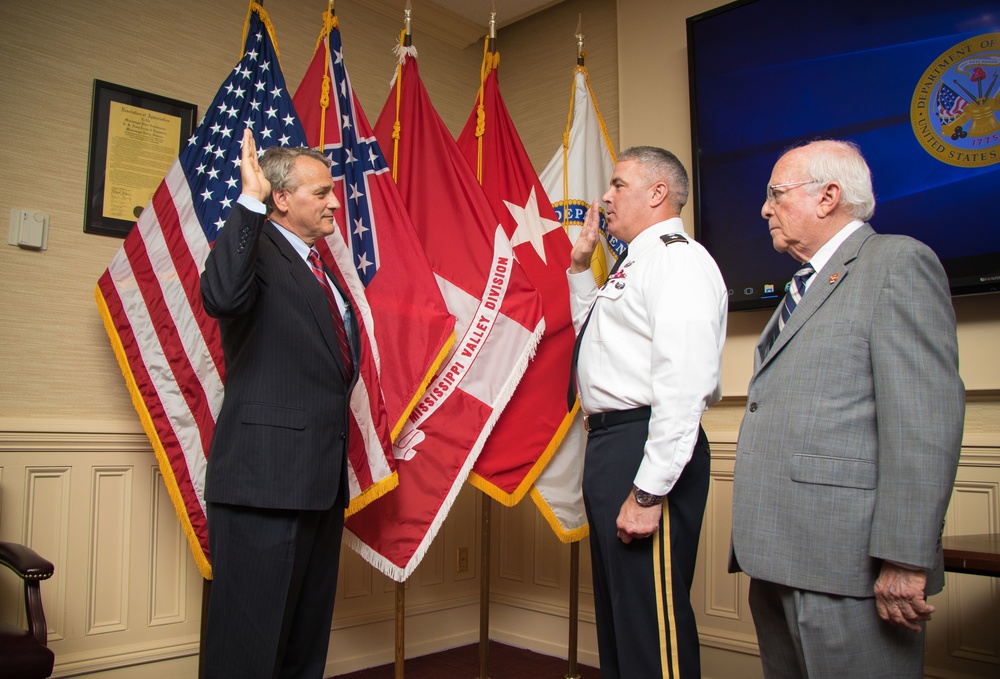 Reeder sworn in as Mississippi River Commission member