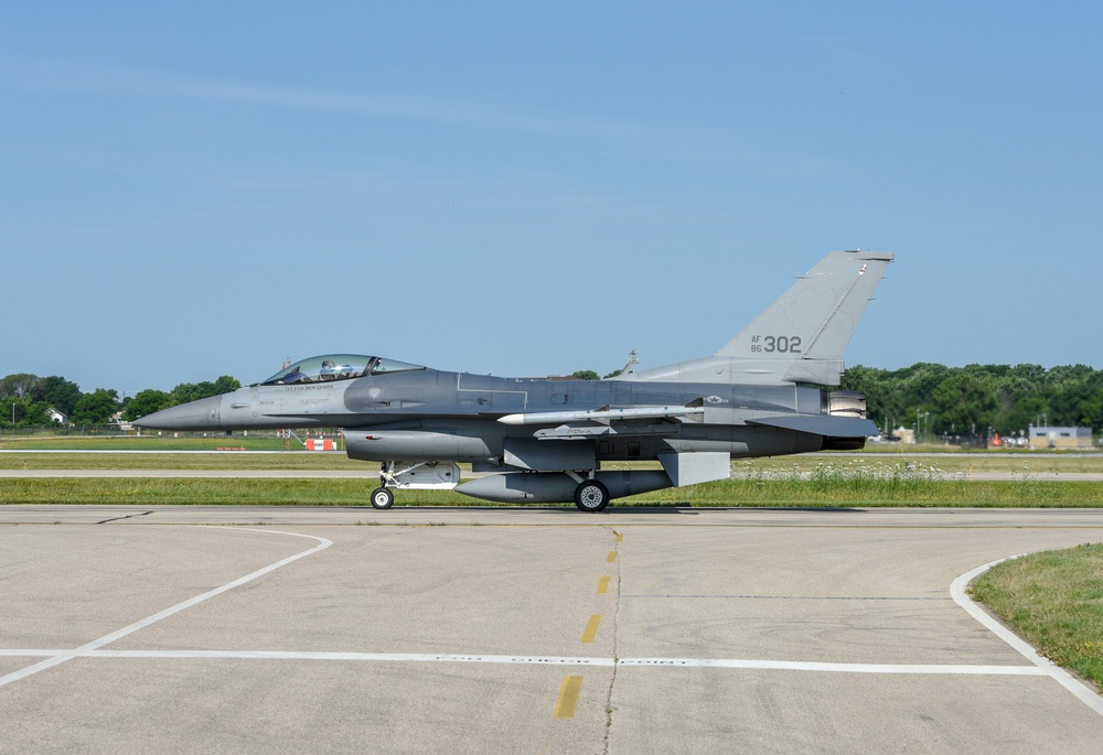 An F-16 Fighting Falcon prepares for takeoff