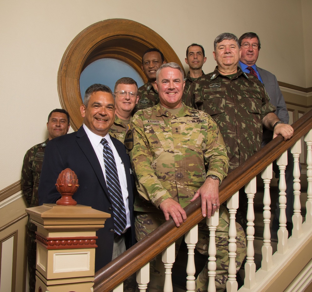 Brazilian Army Delegation Visits the Mississippi Valley Division