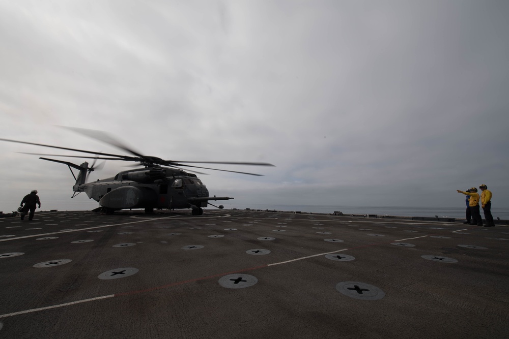 USS Harpers Ferry, HM-14 Conduct Pouncer Operation