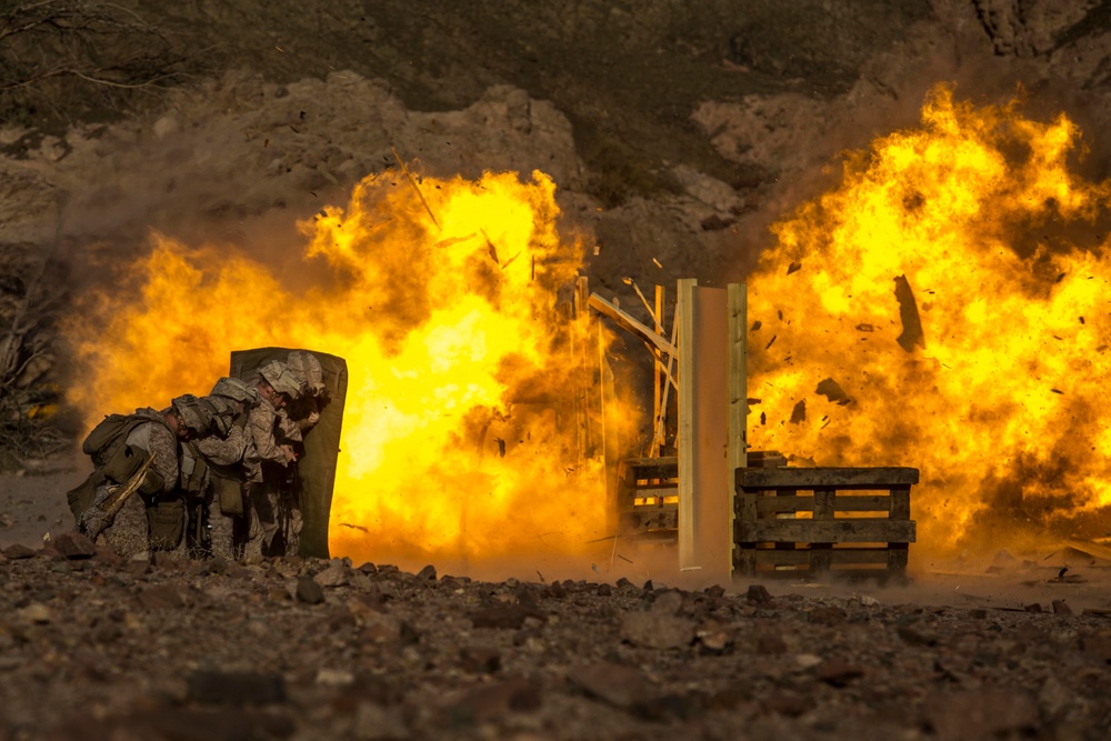 26th MEU Marines and Sailors bring the heat during sustainment training