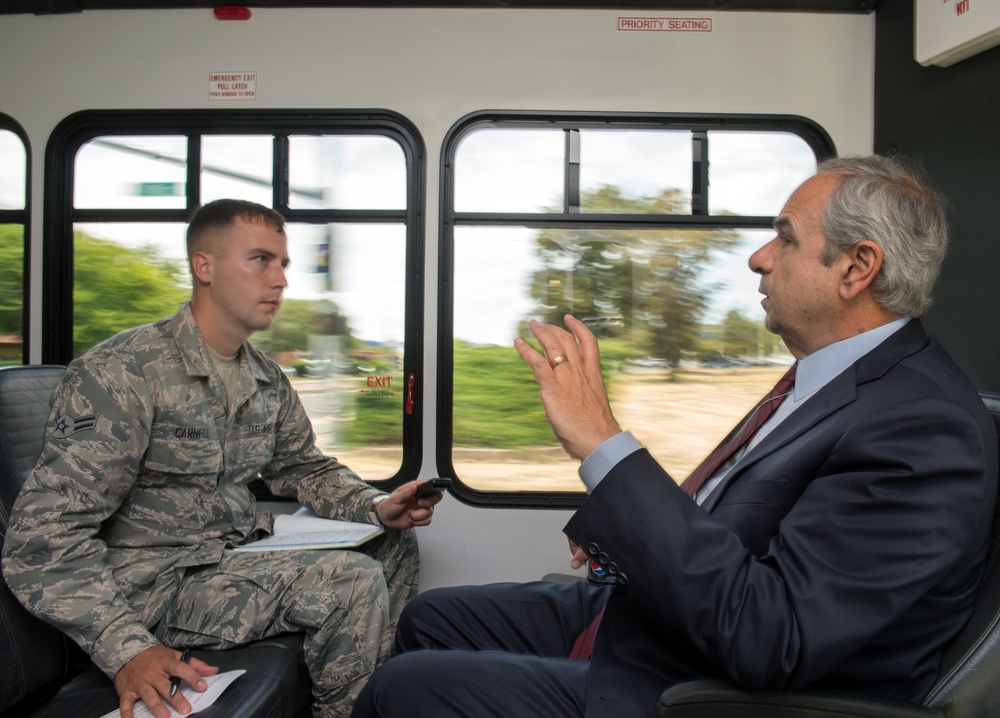 AF Chief Scientist Visits Travis AFB