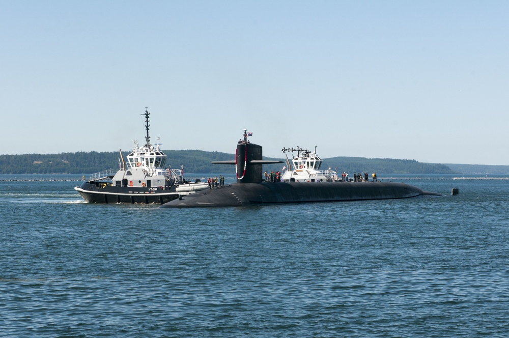 USS Nebraska (SSBN 739) Blue Crew Returns Home Following First Strategic Patrol Since 2013