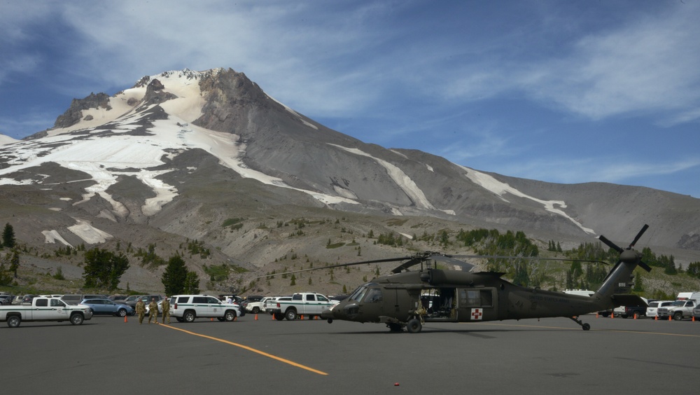 Oregon National Guard rescue hiker on Mt. Hood