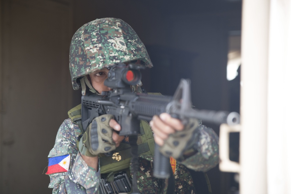 U.S. Marines and RIMPAC participants practice NEO on Island of Hawaii