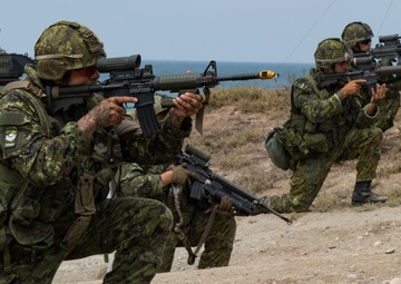 US Marines and Canadian Soldiers Participate in Final Amphibious Assault Exercise