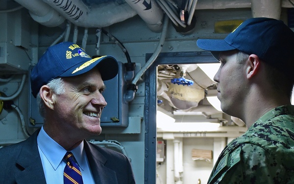 SECNAV visits with BLR Sailors.
