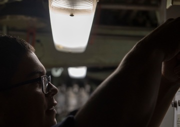 USS Olympia Conducts Sinking Exercise During RIMPAC 2018