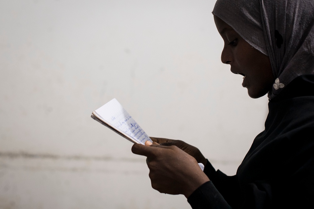 404th CAB Conducts English Discussion Group