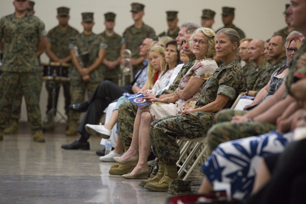 4th Marine Logistics Group: Change of Command ceremony