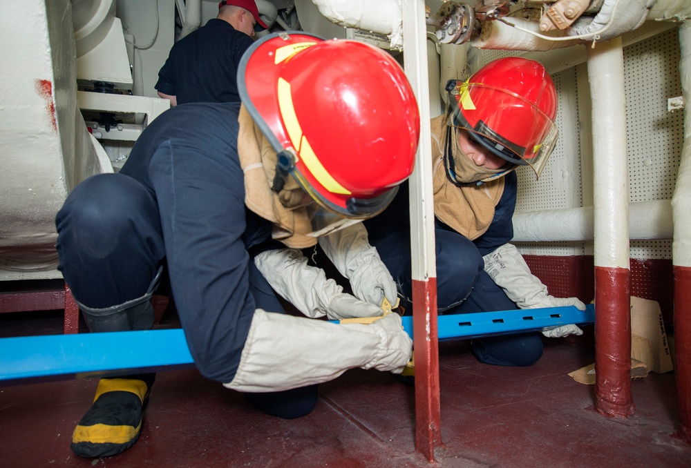 Damage controll drill aboard USS Bonhomme Richard (LHD 6)