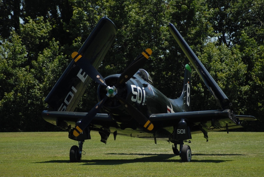 Douglas AD-4 Skyraider folding wings