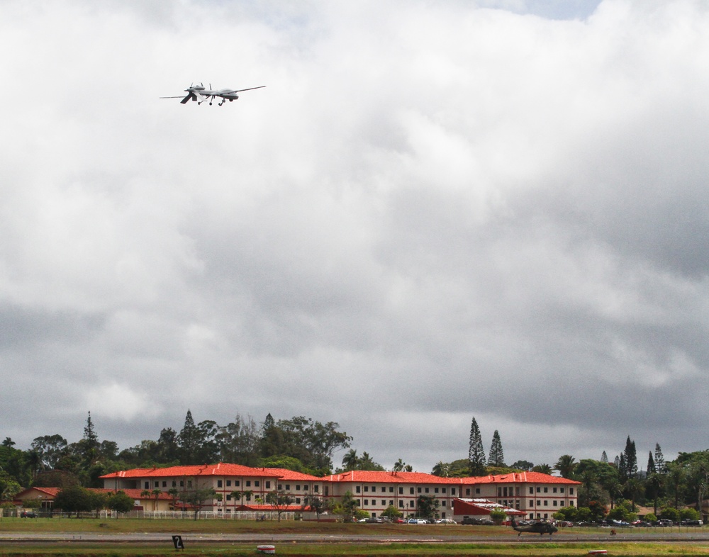 Gray Eagle Flies Over 25 CAB on its first flight in Hawaii