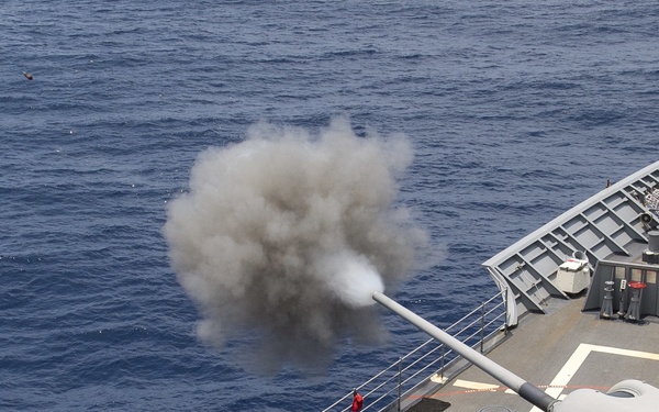 USS Lake Champlain (CG 57) Fires Mark 45 5-Inch Gun